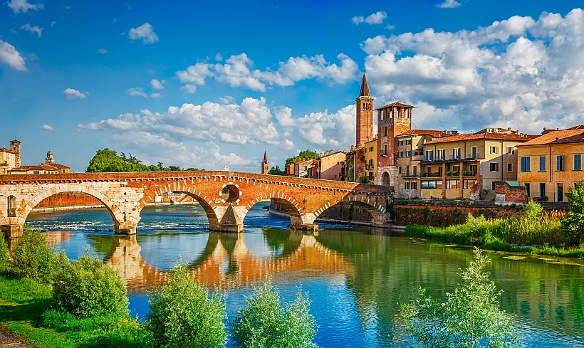 Екскурзия до Италия - каменният мост над река Адидже, Верона